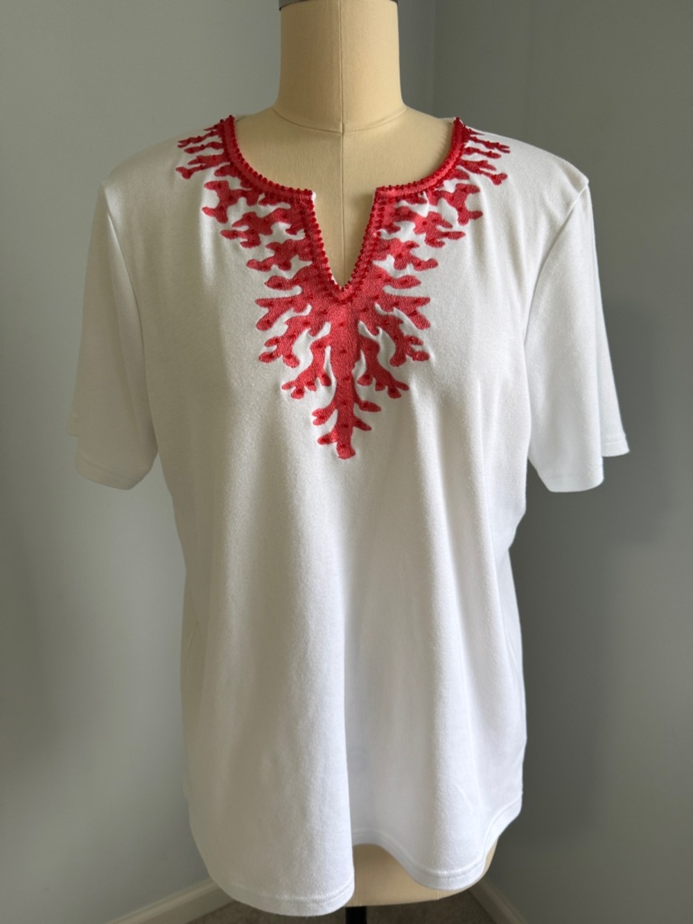 Quacker Factory Short Sleeve Coral Embroidered T-Shirt SZM